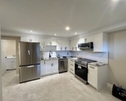 **BRAND NEW** Spacious 1 Bedroom Lower Unit!!