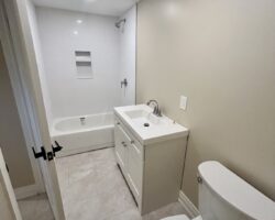 **BRAND NEW** Spacious 1 Bedroom Lower Unit!!